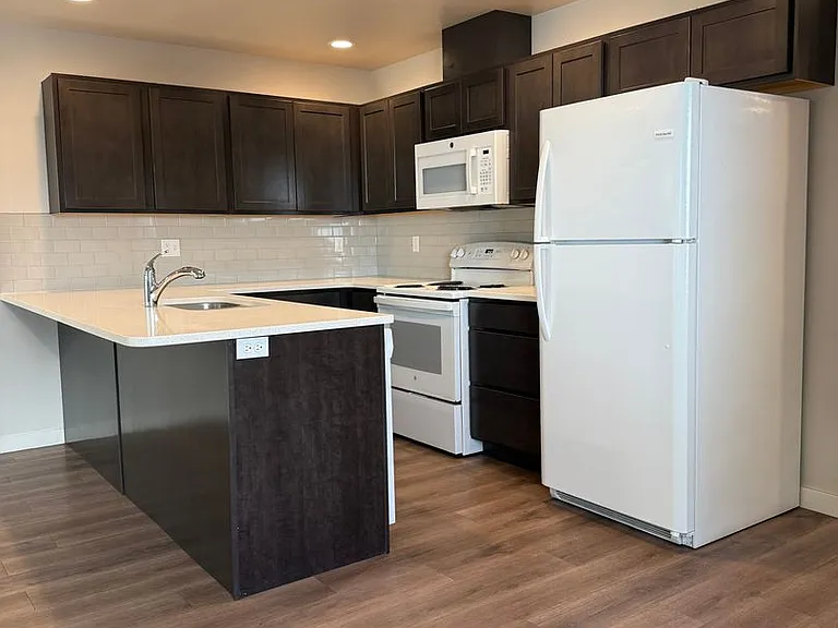 47 Samantha Ct — Photo 8