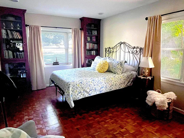 501 NE Barnes Ave — Photo 5