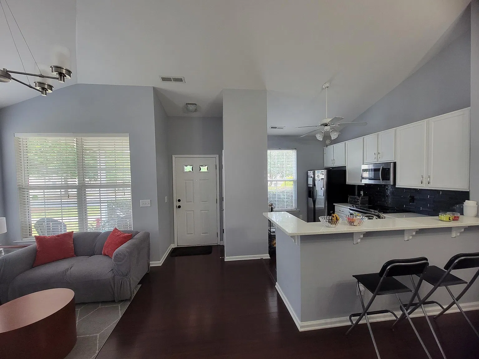 2 bed, 1040 sqft, $1,750 — Photo 3