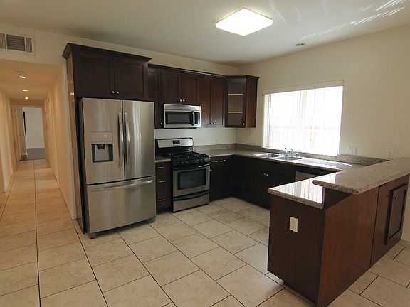 4th image of 6714 Balboa Blvd