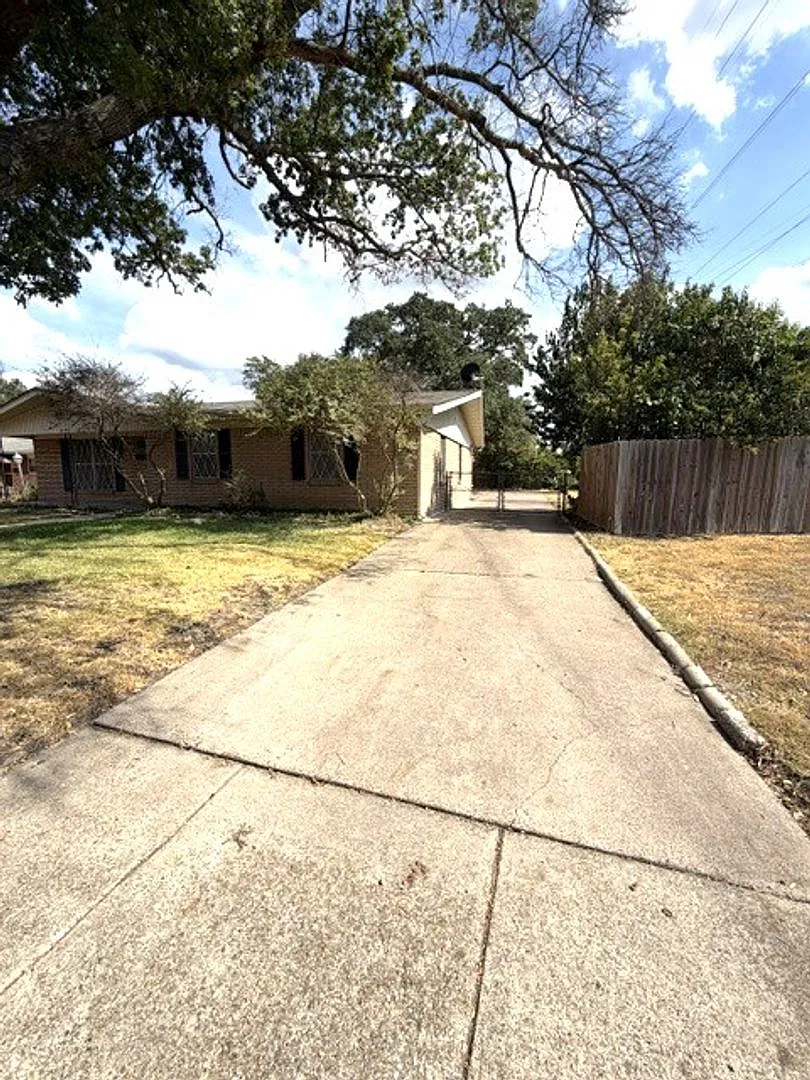 Nice 3 bedroom 2 bath in North Waco — Photo 2