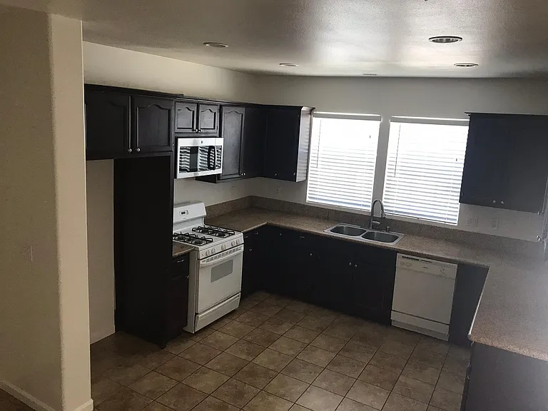 612 W Pillsbury St #102 — Photo 35