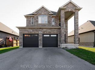 202 Viger Dr, Welland, ON L3B 0E4