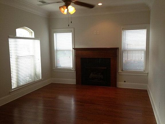 5th image of 124 Falls Grove Dr