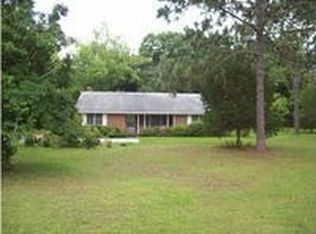 590 Long Dr, Crestview, FL 32539