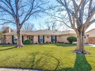 904 Shell Ct, Bedford, TX 76022