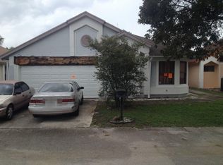 842 W Palm Run Dr, North Lauderdale, FL 33068