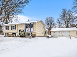 6290 Sixteen Mile Rd NE, Cedar Springs, MI 49319