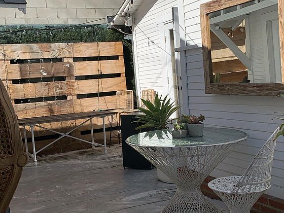 2nd image of 1644 Abbot Kinney Blvd