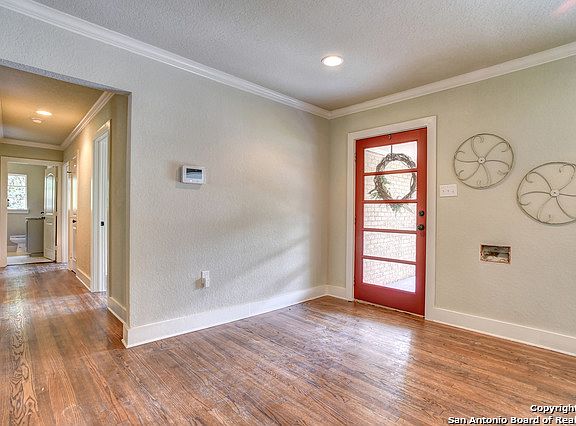 2nd image of 105 Beverly Dr
