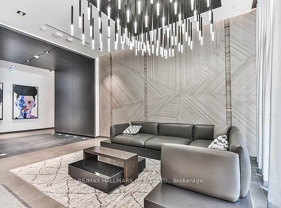 3rd image of 200 Sackville St #808