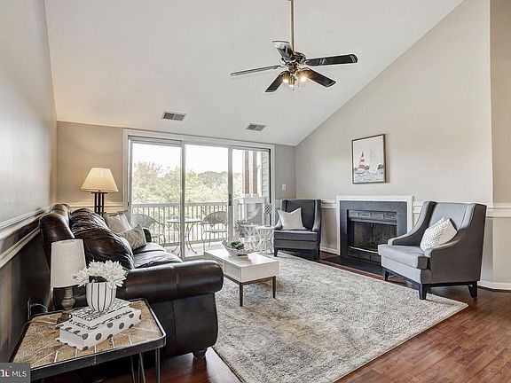 2nd image of 603 Admiral Dr Unit 301