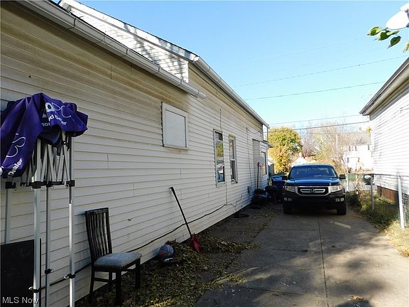 2nd image of 6714 Hosmer Ave