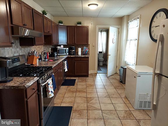 5th image of 560 N Pershing Ave