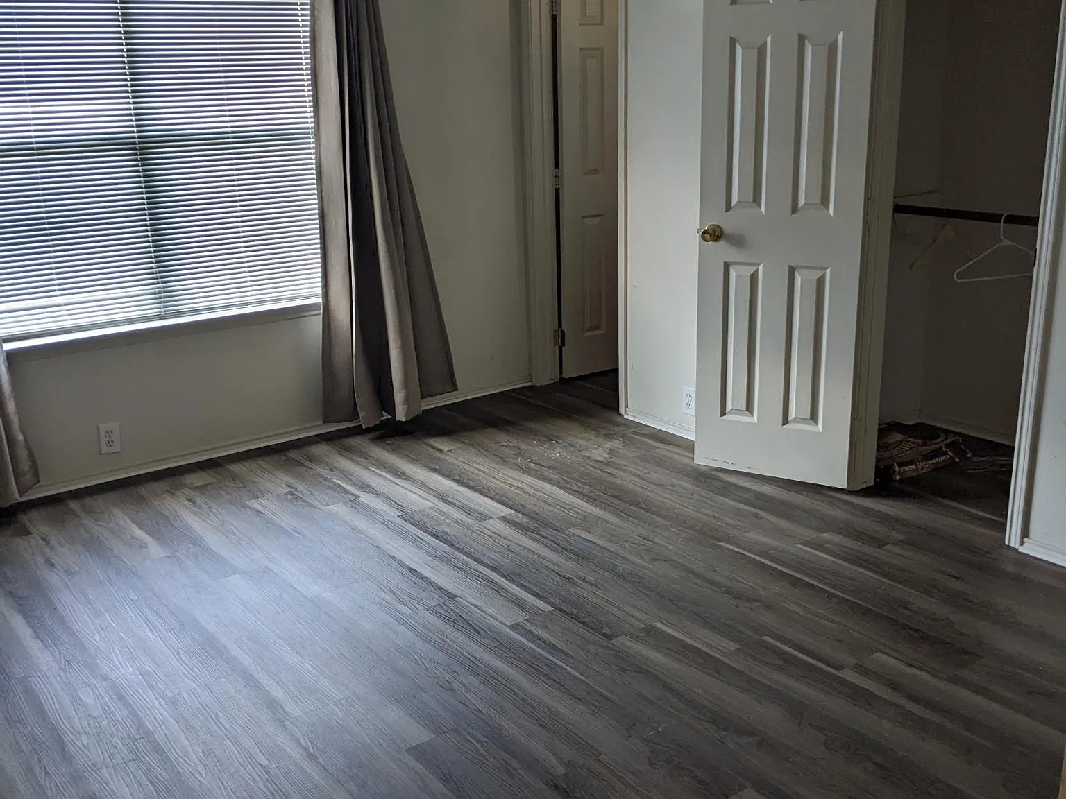 4 bed, 3.5 bath, 2411 sqft, $2,500 — Photo 4