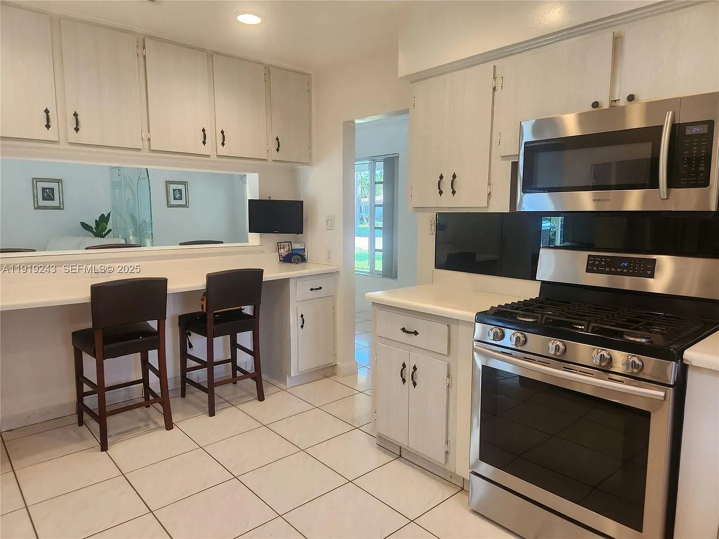 1229 Jefferson Street, Hollywood, FL 33019 — Photo 2