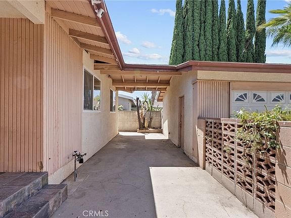 3rd image of 10048 Swinton Ave