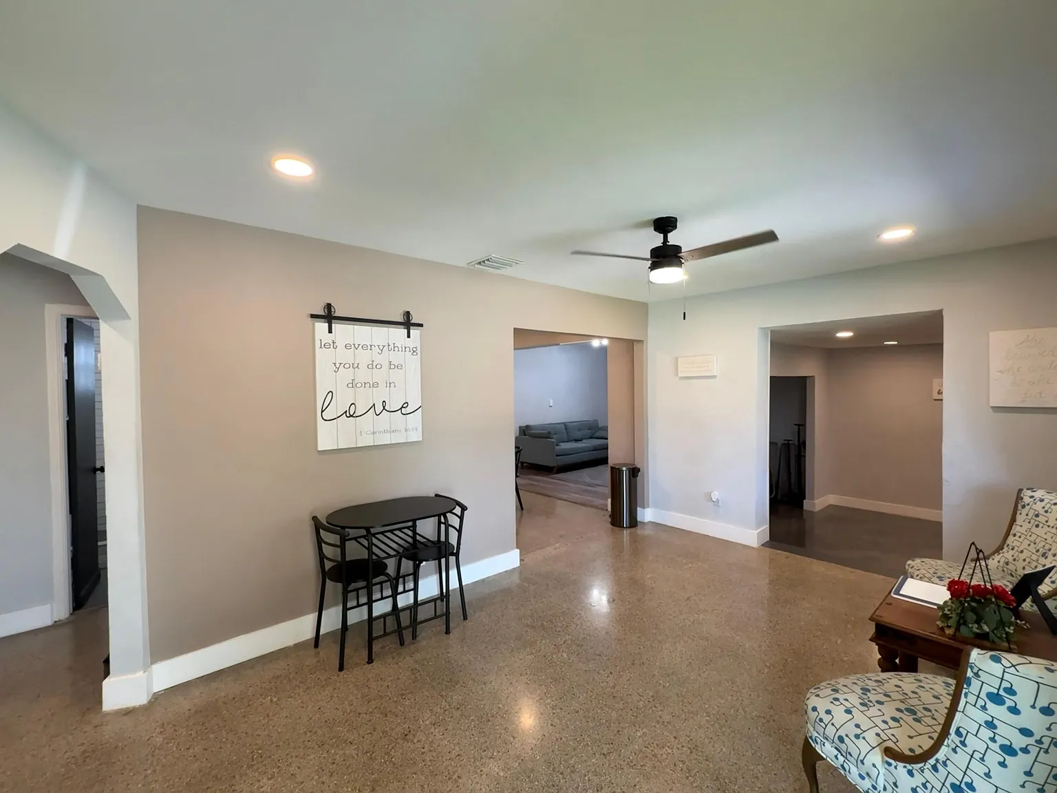 2 bed, 1.0 bath, 1347 sqft, $3,000 — Photo 3