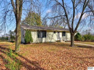 10076 Queens Ter, Omaha, NE 68142