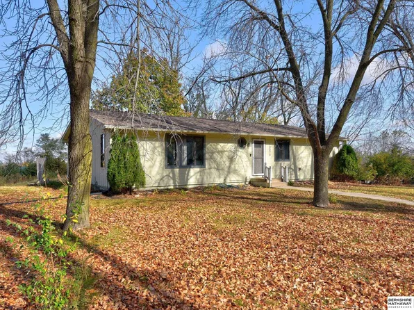 10076 Queens Ter, Omaha, NE 68142