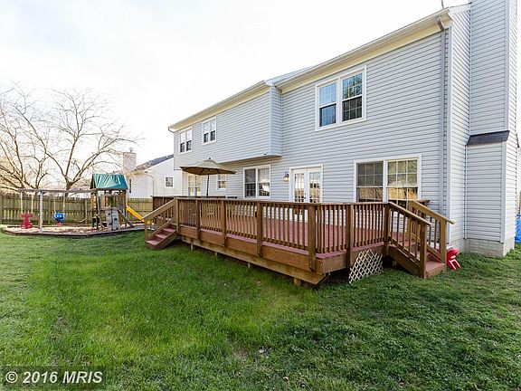3rd image of 9 Little Brook Cir