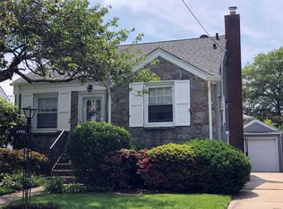 1480 Paul St, Baldwin, NY 11510