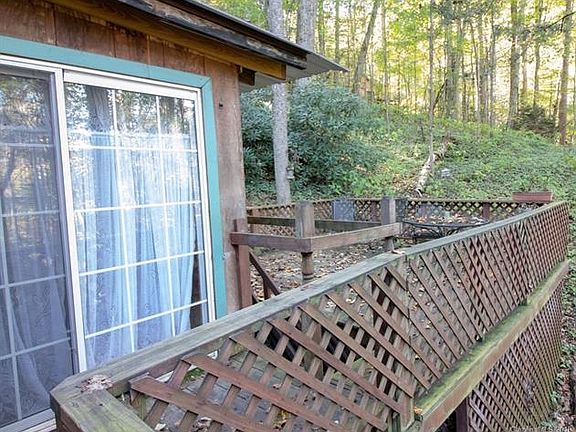 4th image of 523 Springlake Rd