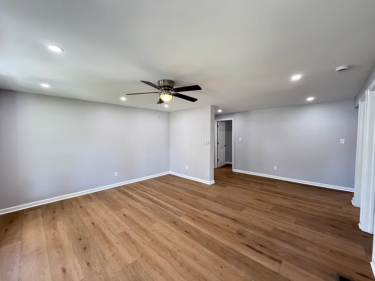 320 Chestnut St #1 — Photo 8