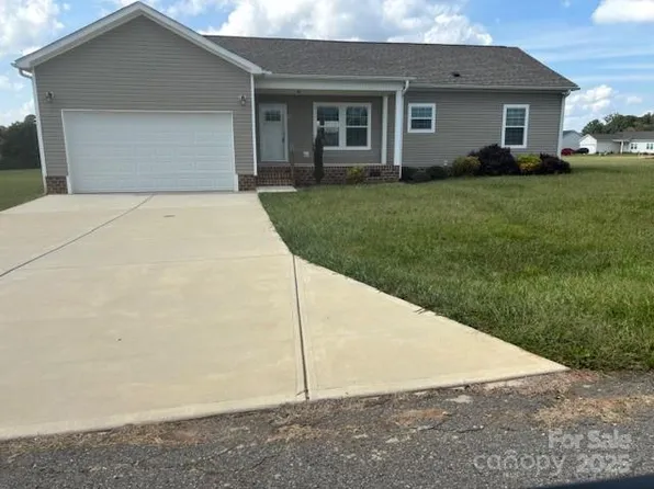 136 Burleson Pointe, Woodleaf, NC 27054