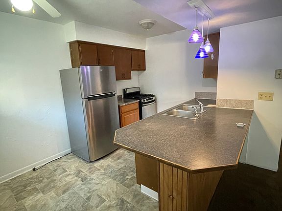 2nd image of 340 E 19th Ave #F