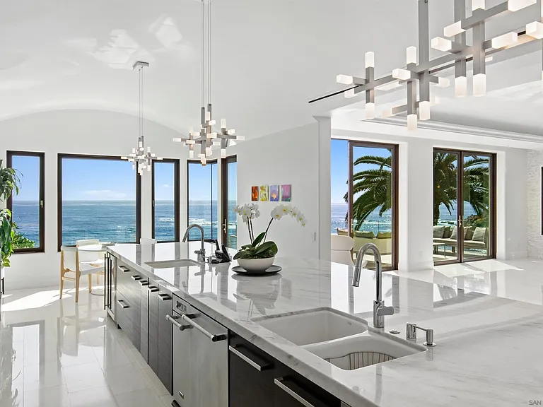 5850 Camino De La Costa — Photo 12