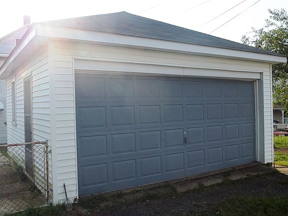 2-Car Garage
