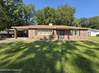 215 Buena Vista Dr, Vicksburg, MS 39180
