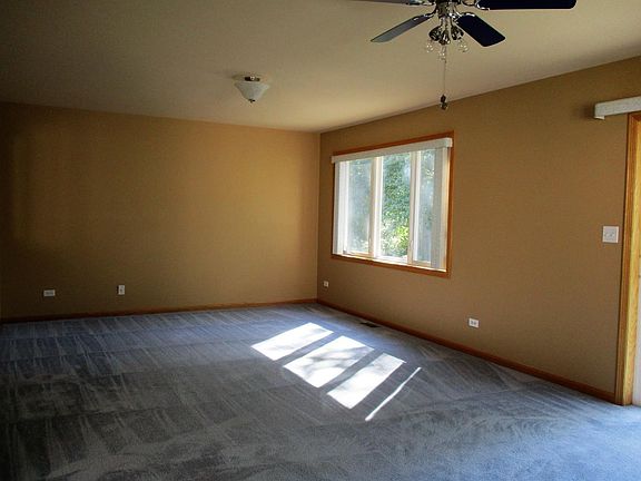 3rd image of 6482 Grosbeak Ct