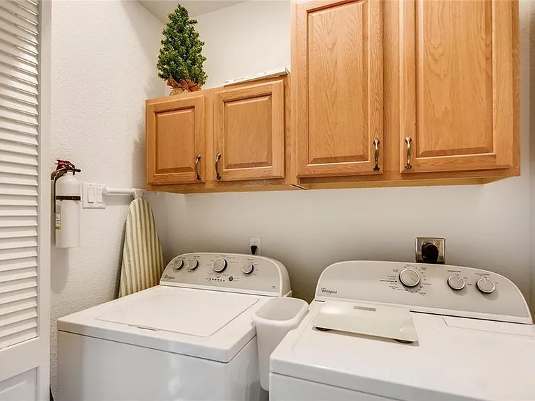 1900 Scofield Ridge Pkwy #402 — Photo 17