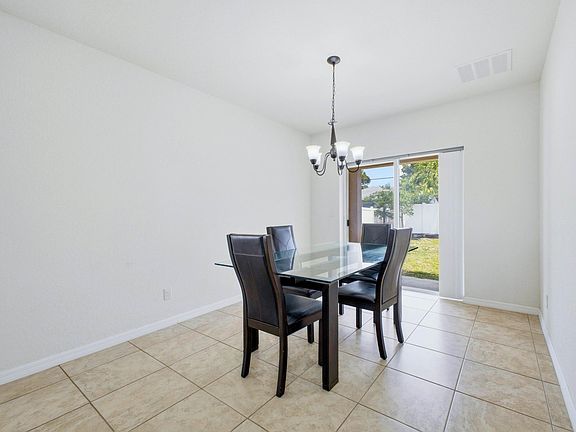 5th image of 113 SE 3rd Avenue