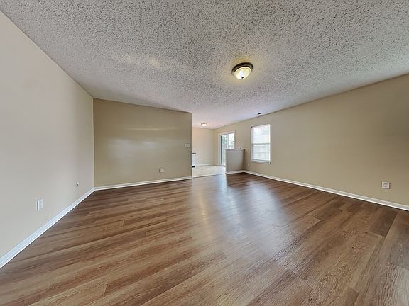 4th image of 5848 Ashcroft Dr