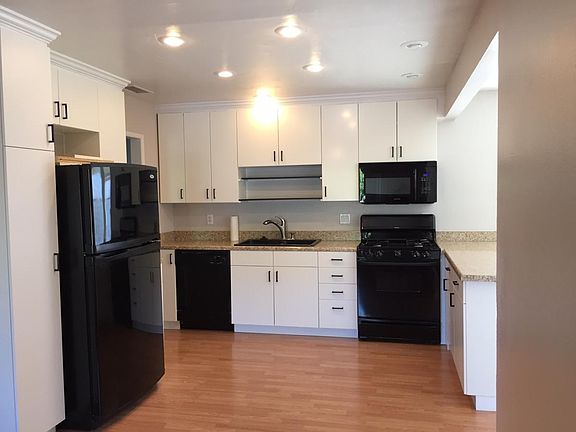 4th image of 10010 Carreta Dr