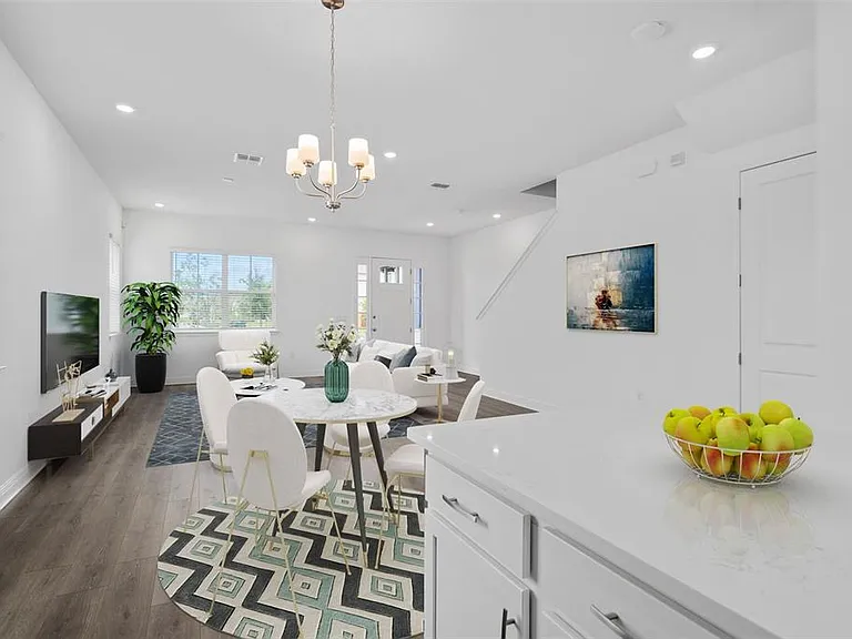 6573 Quest St — Photo 10