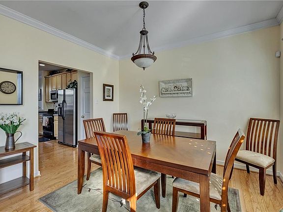 5th image of 9518 Meredith Creek Ln