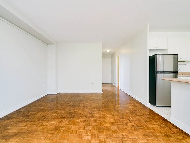 160 Balmoral Ave #1 — Photo 19