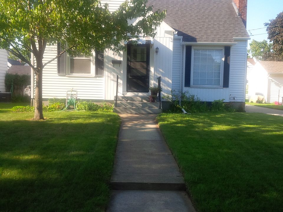 1st image of 855 Dorothy St NW