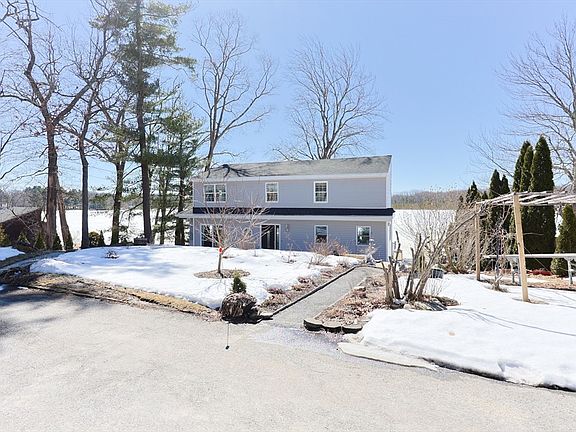 3rd image of 207 White Pond Rd