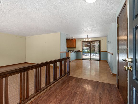 3rd image of 11012 NE 30th Ave