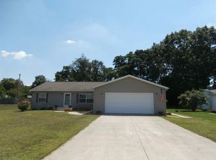 53200 Crystal Pond Dr, Elkhart, IN 46514