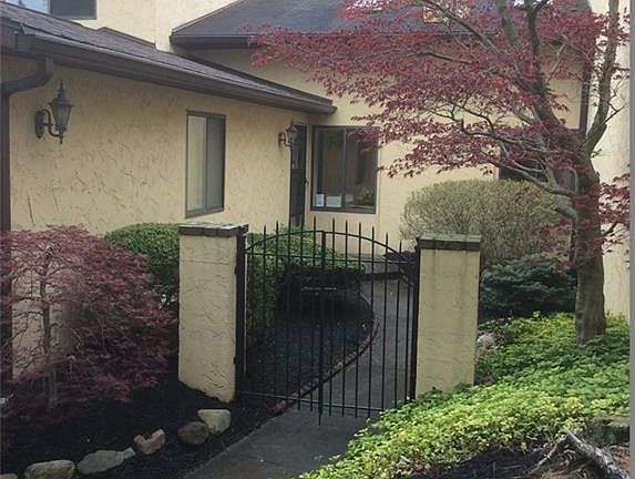 2nd image of 1685 Brookwood Dr