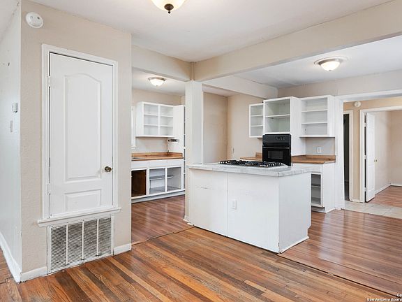 3rd image of 2455 WAVERLY AVE