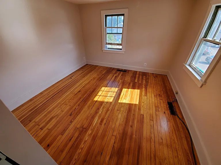 18 Albany Ave #2 — Photo 5