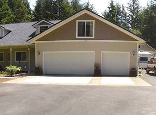 4678 Mitchell Loop Rd, Florence, OR 97439