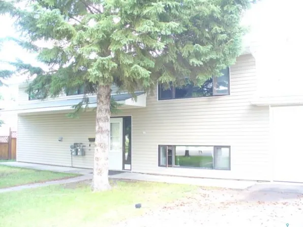 81 A&B Circlebrooke DRIVE, Yorkton, SK S3N 2C9
